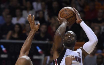 Избрано от НБА: Уейд поведе „Хийт“ за обрат срещу „Гризлис“