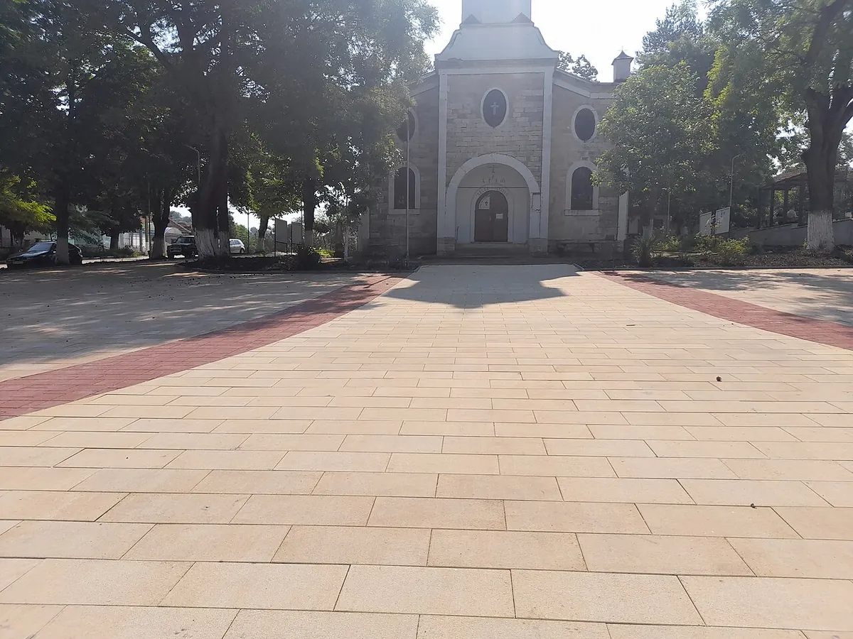 Църквата „Света Троица“ в село Галиче, област Враца
