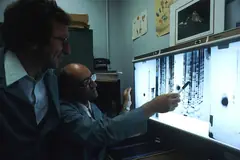 Отчитане на ДНК секвенция в генетична лаборатория