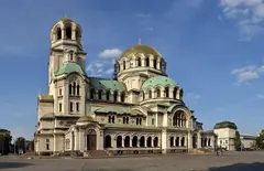Храм-паметникът „Свети Александър Невски“ в София, гледан отпред