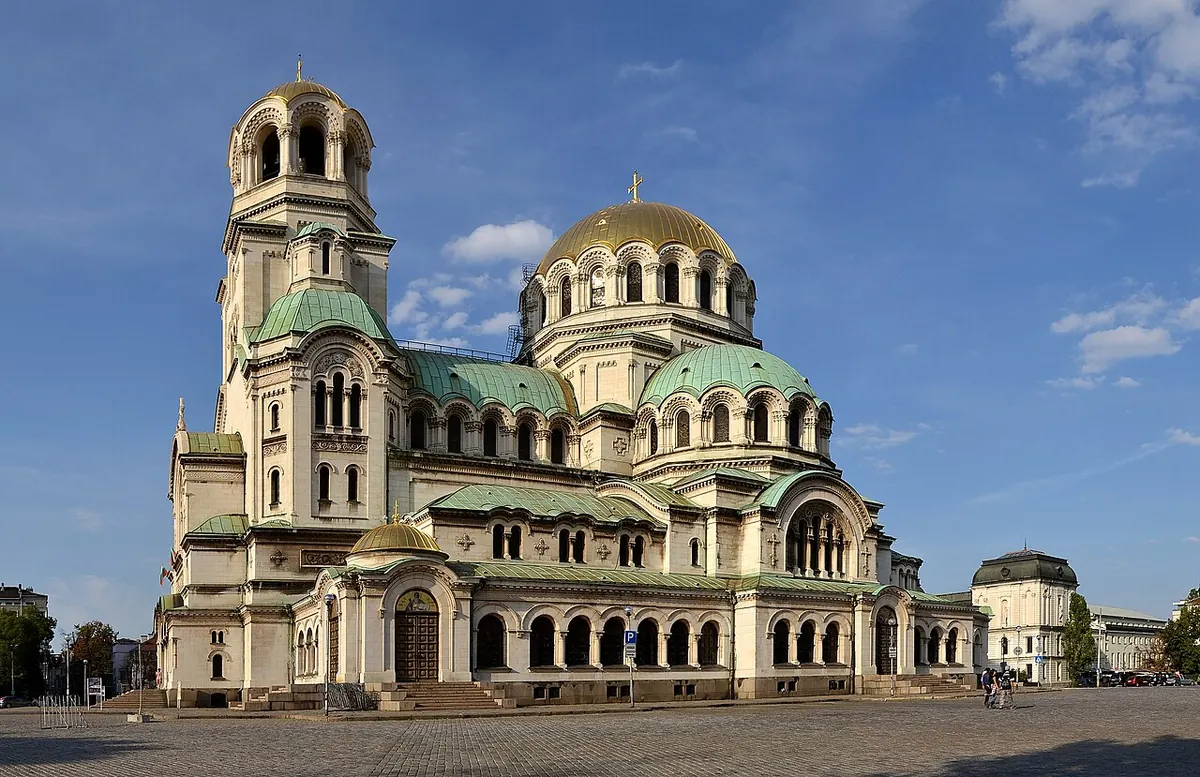 Храм-паметникът „Свети Александър Невски“ в София, гледан отпред