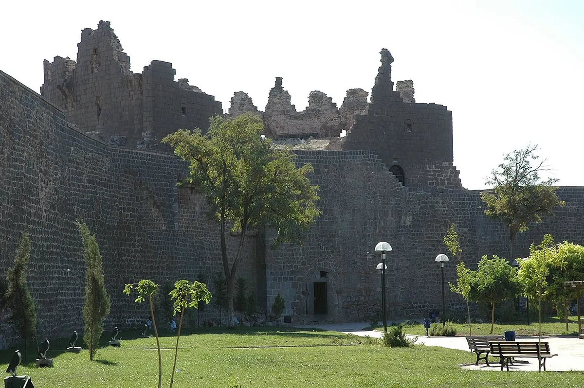 Крепостните стени на Диарбекир, Югоизточна Турция