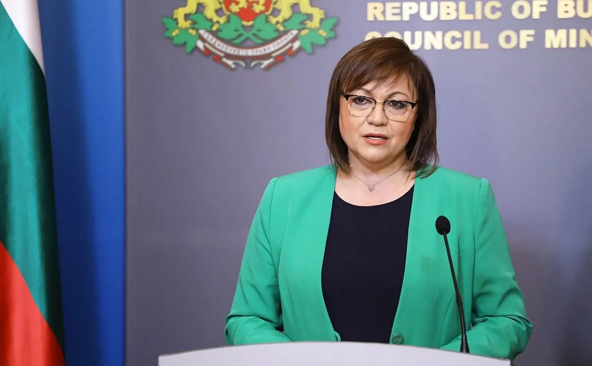Корнелия Нинова на пресконференция в Министерския съвет