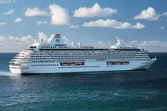 Круизният кораб Crystal Serenity в открито море