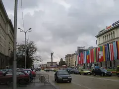 Площад Независимост в София с президентството и статуята на Света София