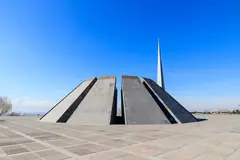 Мемориалът Цицернакаберд в Ереван в памет на жертвите от 1915 г.